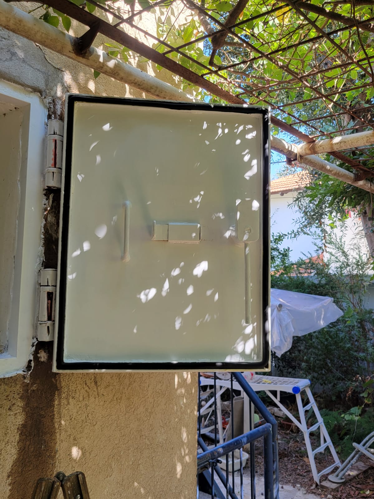 שיקום וחידוש חלון מקלט